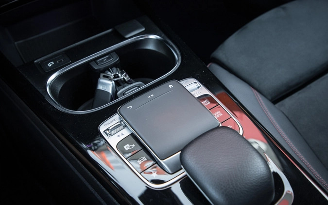 Mercedes-Benz Klasa A cena 106000 przebieg: 74000, rok produkcji 2018 z Radom małe 407